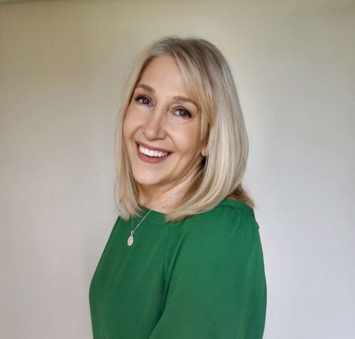 Linda Vivian - Credit Expert with over 20 years of experience